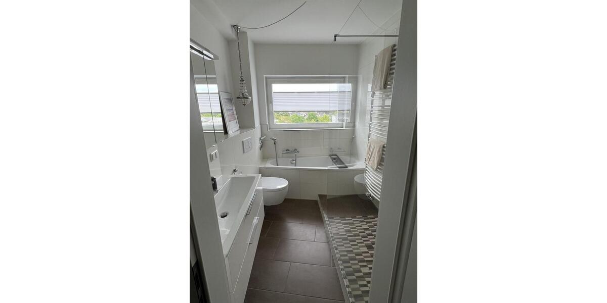 Einfamilienhaus Pinneberg - 3 Zimmer, 93 m&sup2;, 1.070&euro; | Angebot:25428834