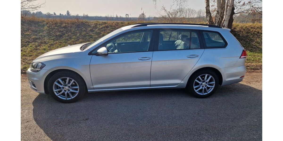 VW Golf 124.987 km 13.900 &euro; Drage 21423