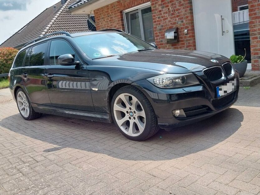 318