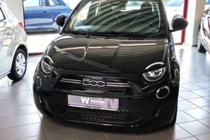 Fiat 500e 14.871 km 12.990 &euro; Hamburg 22525