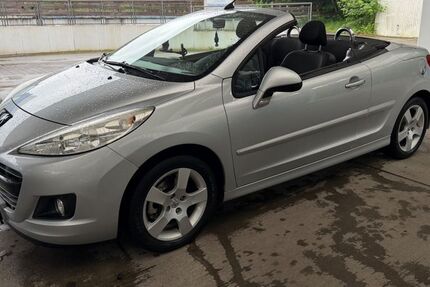 Peugeot 207 194.259 km 2.333 &euro; Hamburg 22459