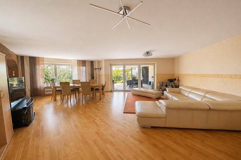 * Großzügiges Architektenhaus * Begehrte TOP-Lage, mit sehr viel Platz für 2 Familien! - Zweifamilienhaus Henstedt-Ulzburg Ulzburg | Angebot:26382175