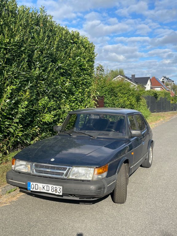900