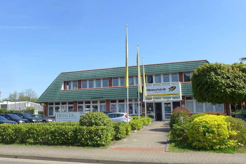 Büro in Uetersen 3.300 € 410.25 m²