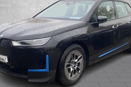 BMW iX 27.282 km 44.885 € Ahrensburg 22926