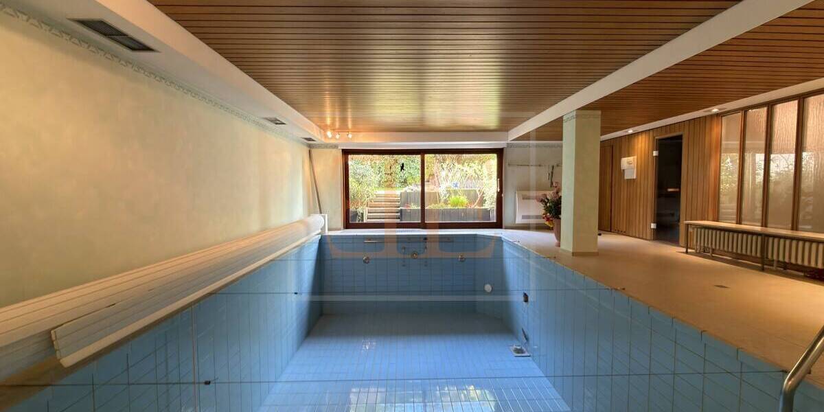 Charakterstarkes Architektenhaus mit Wellnessbereich und Indoor-Pool in Hamburg-Volksdorf - Einfamilienhaus Hamburg / Volksdorf Volksdorf | Angebot:26230730