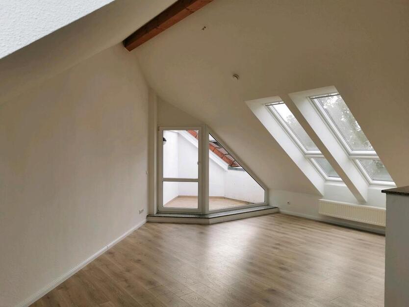 Horneburg: 2,5-Zimmer-Dachgeschosswohnung Vermietung ab 01.11.25 zimmer