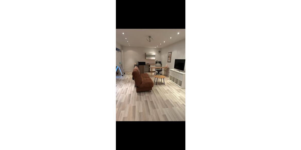 Möbilierte 1-Zimmer-Wohnung mit Küche und modernem Bad- 1 zimmer