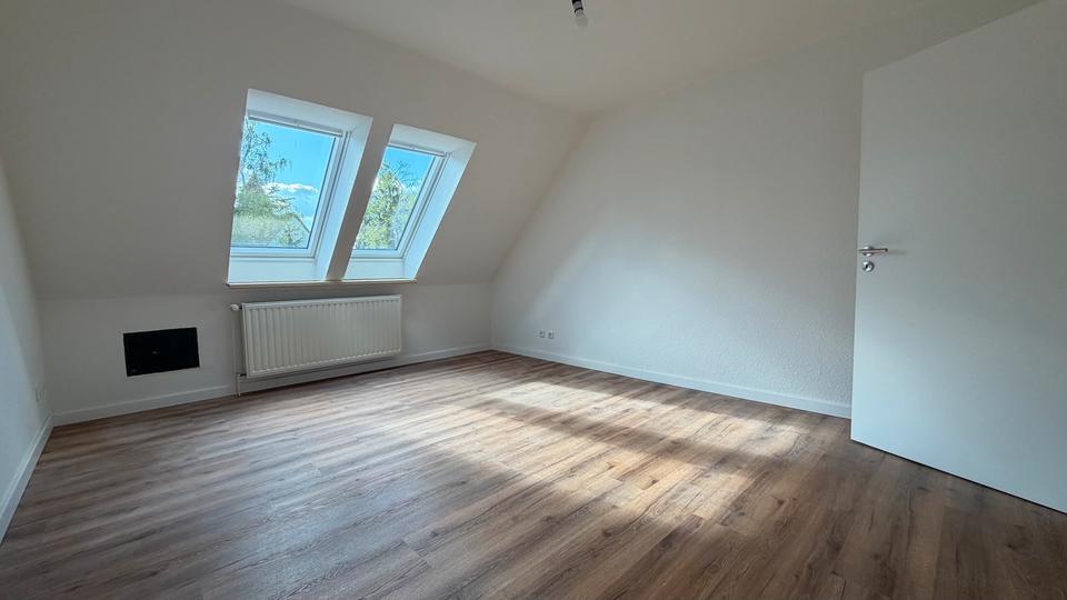 Doppelhaushälfte Wedel - 4 Zimmer, 120 m&sup2;, 2.000&euro; | Angebot:26527076