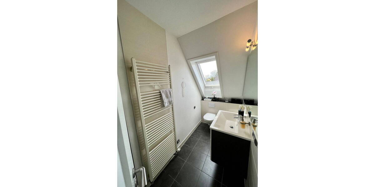 Einfamilienhaus Hamburg Rahlstedt - 8 Zimmer, 180 m&sup2;, 2.800&euro; | Angebot:26306502