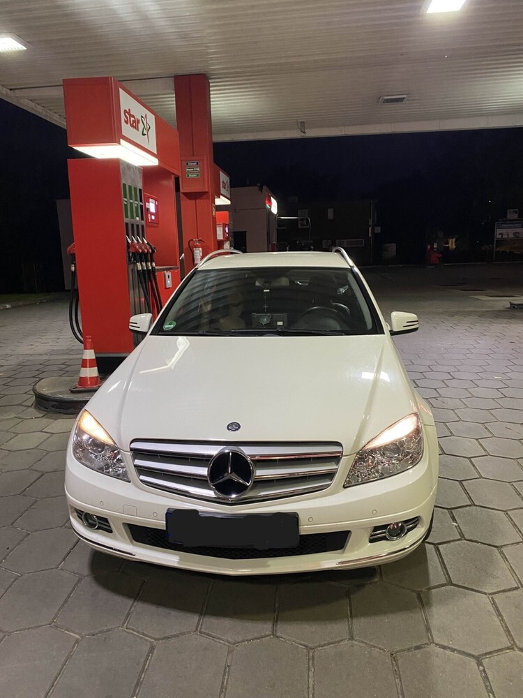 Mercedes-Benz C-Klasse Kombi 108.000 km 8.600 € Hamburg 20038