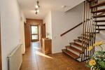 Familienhaus mit außergewöhnlichem Raumangebot und großem Gestaltungspotenzial - inkl. Garage ! - Reihenendhaus Ellerau | Angebot:27055171