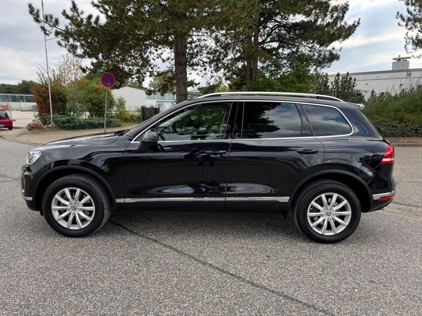 VW Touareg 164.575 km 17.990 € Barsbüttel 22885