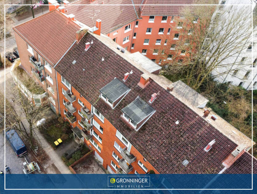 Bestlage Eimsbüttel: Attraktive, rückwärtig gelegene 2-Zi.-Wohnung mit Süd-West-Loggia, Keller und Dachboden