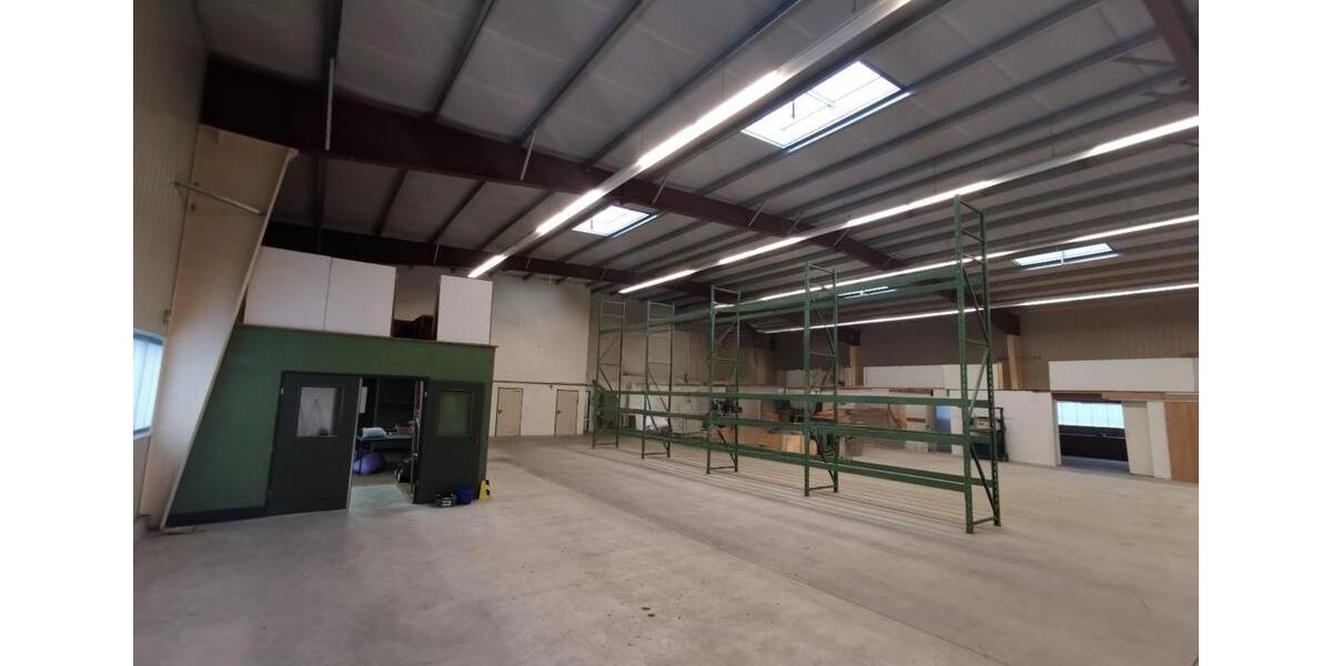 Top Lager- & Produktionshalle, Büro, Regale, Stapler zimmer