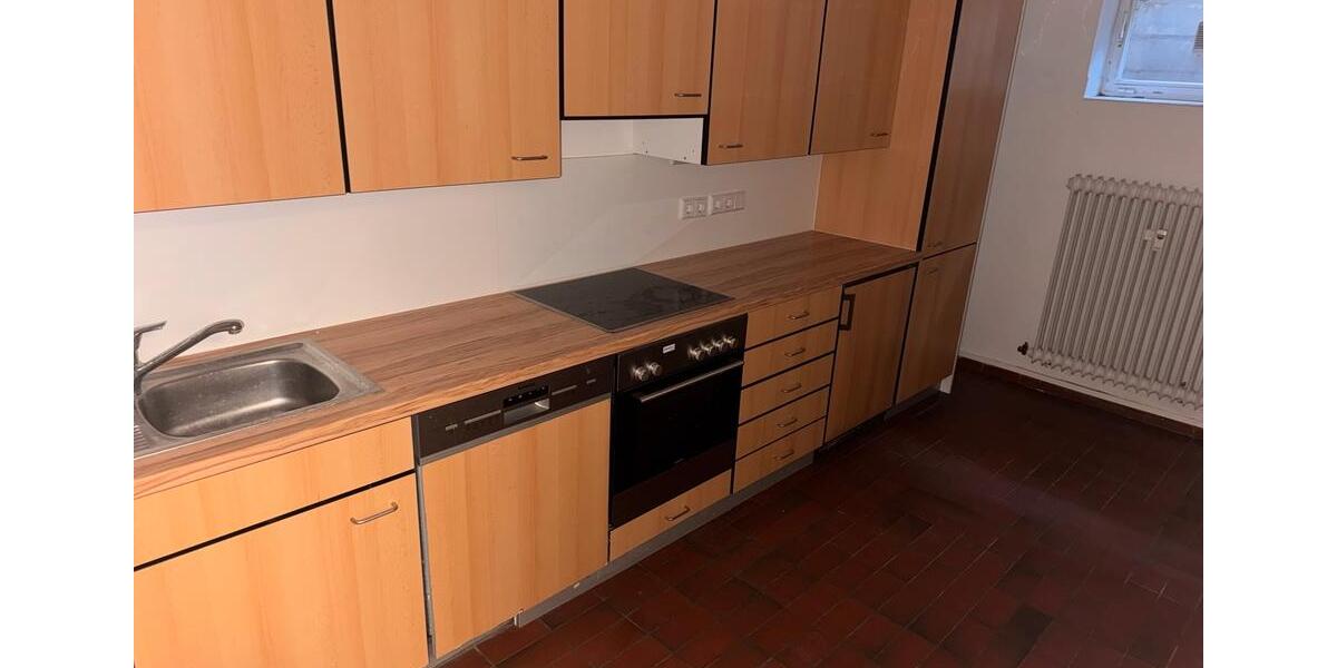 Ladengeschäft ggü EEZ 200 qm inkl keller zimmer