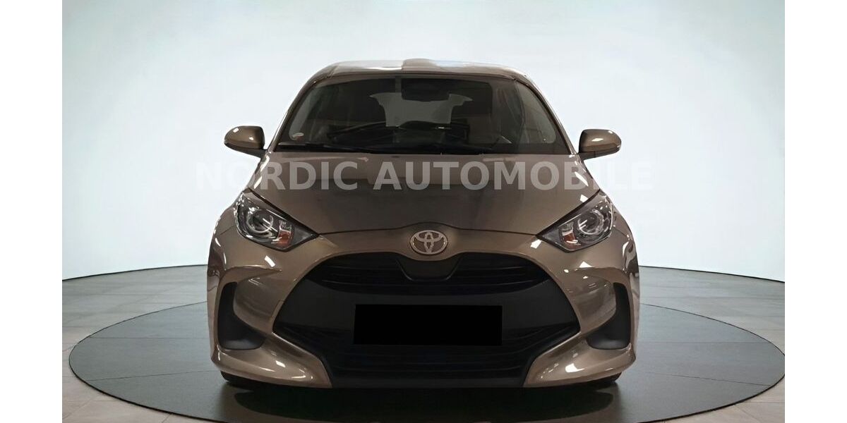 Toyota Yaris 14.610 km 20.900 &euro; Hamburg 22179