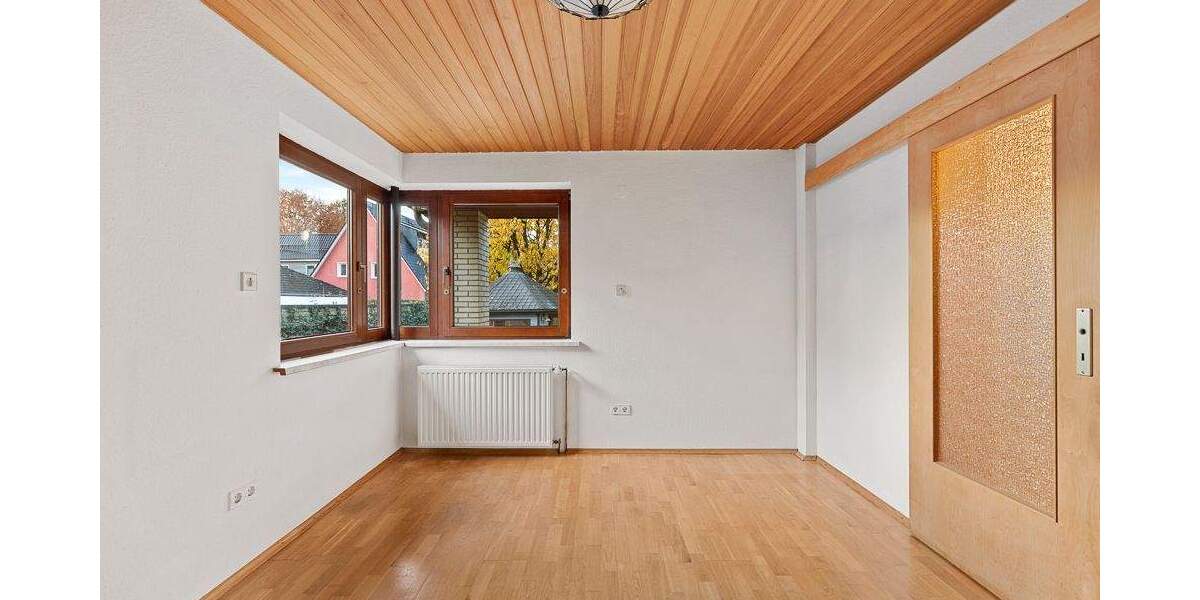 !NUR NOCH WARTELISTE! Freistehendes Ein- bis Zweifamilienhaus mit großem Garten & separierbaren Wohneinheiten 6 zimmer