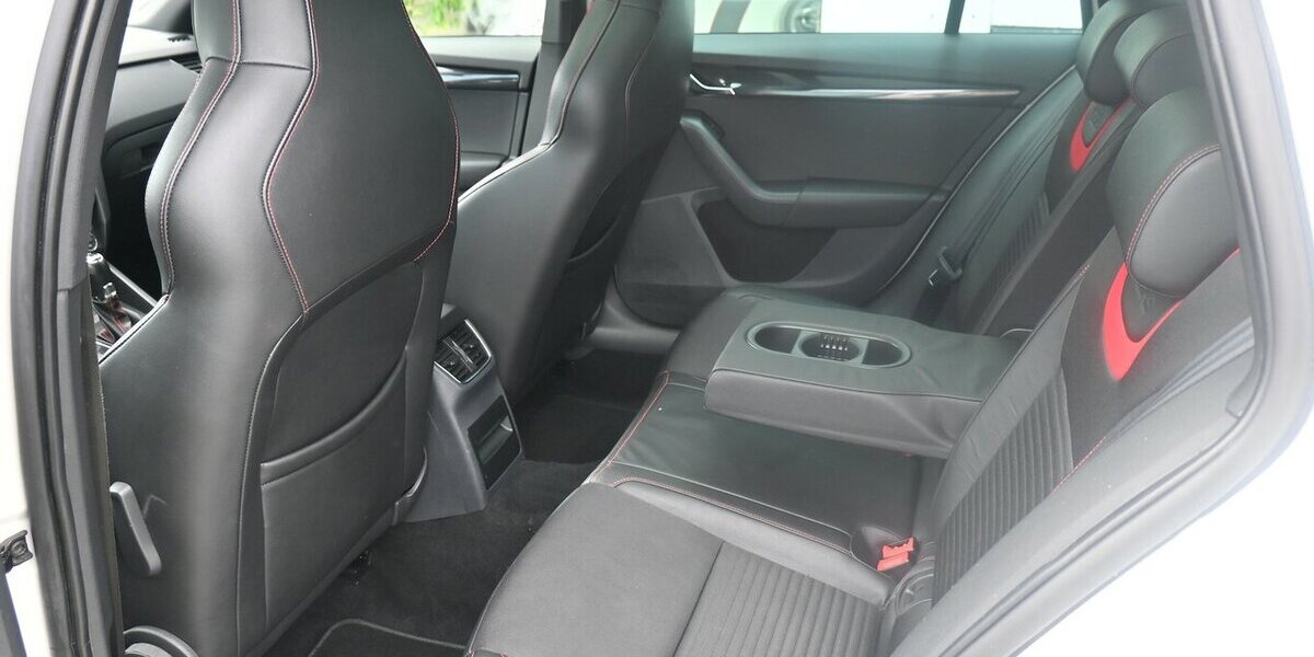 Skoda Octavia 2.0 TSI RS combi DSG Navi Leder Pano Alu 165.000 km 13.100 &euro; Seevetal - Hittfeld 21218