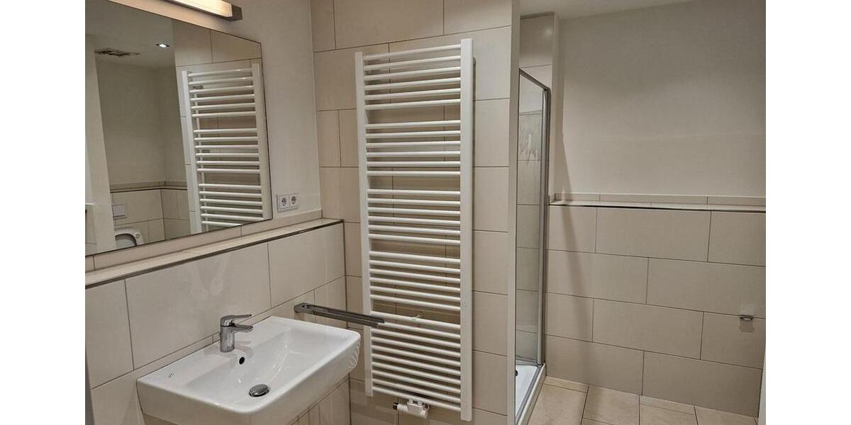 Etagenwohnung Hamburg Altstadt - 2 Zimmer, 79 m&sup2;, 1.000&euro; | Angebot:26211231