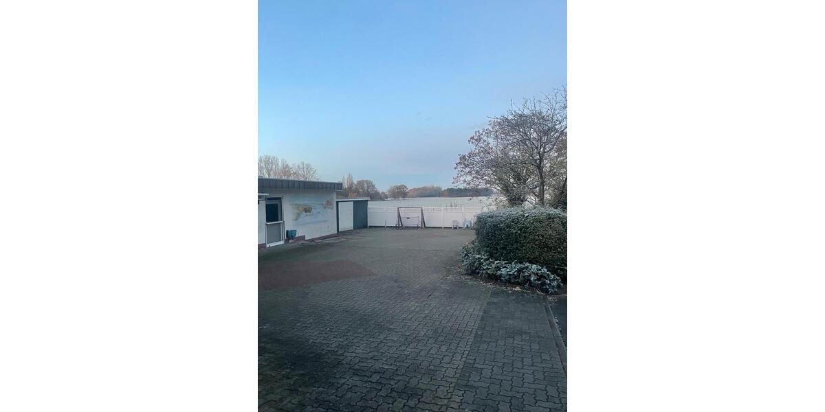 Lagerhalle mit Stellplatz zimmer