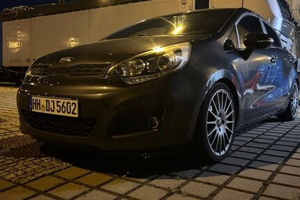 Kia Rio 106.000 km 6.400 € Hamburg 21147