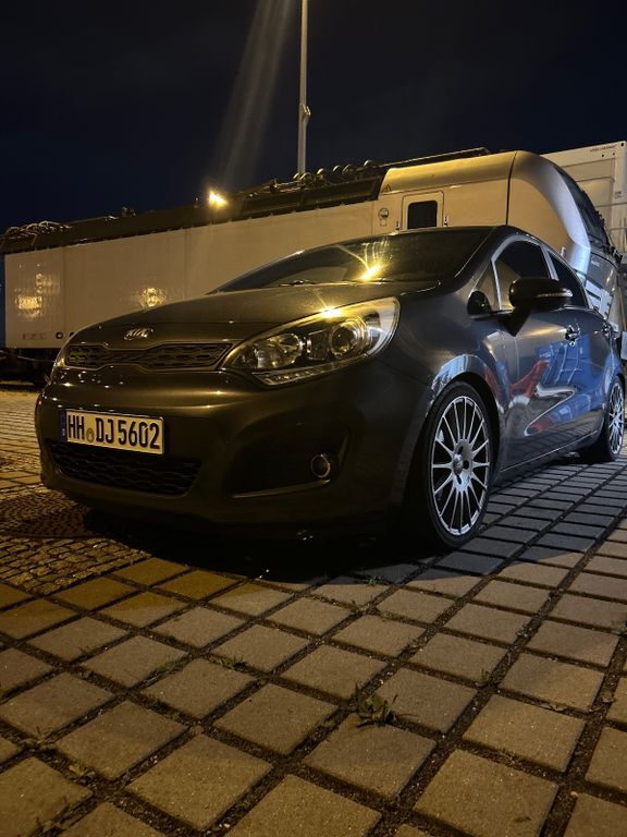 Kia Rio 106.000 km 6.400 € Hamburg 21147