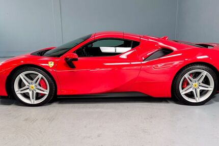 Ferrari SF90 5.592 km 429.990 &euro; Hamburg 22339