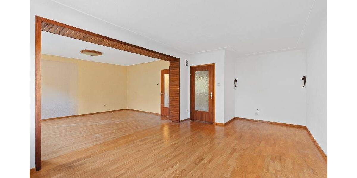 !NUR NOCH WARTELISTE! Freistehendes Ein- bis Zweifamilienhaus mit großem Garten & separierbaren Wohneinheiten 6 zimmer