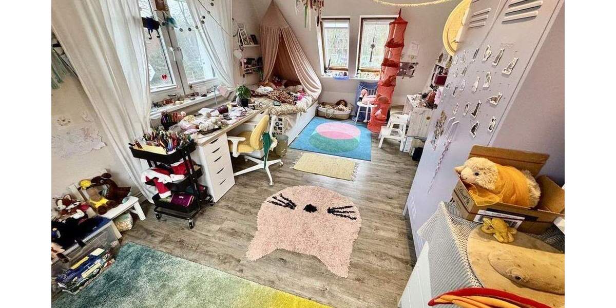 Provisionsfrei! Viel Platz für die Familie - zentrales Wohnen im Grünen! 6 zimmer