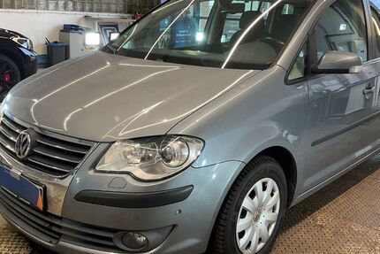VW Touran 147.565 km 5.999 &euro; Bargteheide 22941