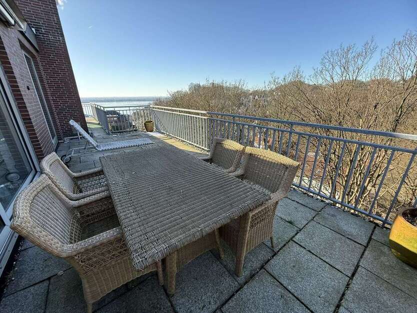 Wohnung zum Mieten in Hamburg 4.230 € 235 m²