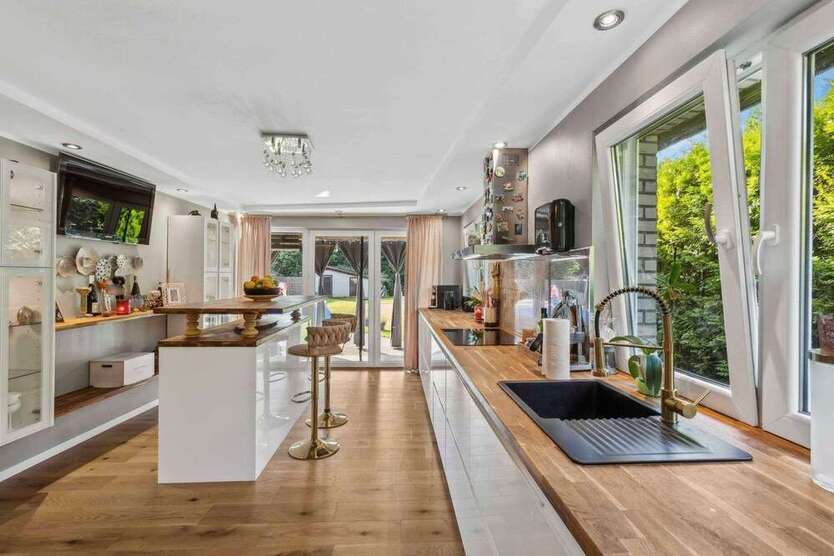 Haus zum Kaufen in Hamburg 649.000 € 174.21 m²