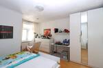 Lichtdurchflutete Dachgeschoßwohnung in begehrter Lage auf Zeit