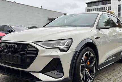 Audi e-tron 48.445 km 43.950 € Hamburg 22047