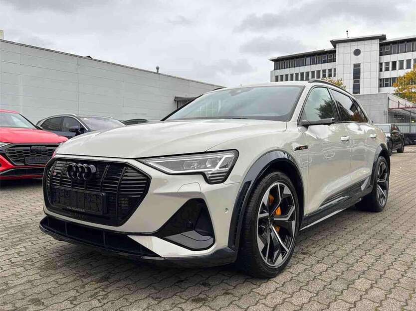Audi e-tron 48.445 km 43.950 € Hamburg 22047