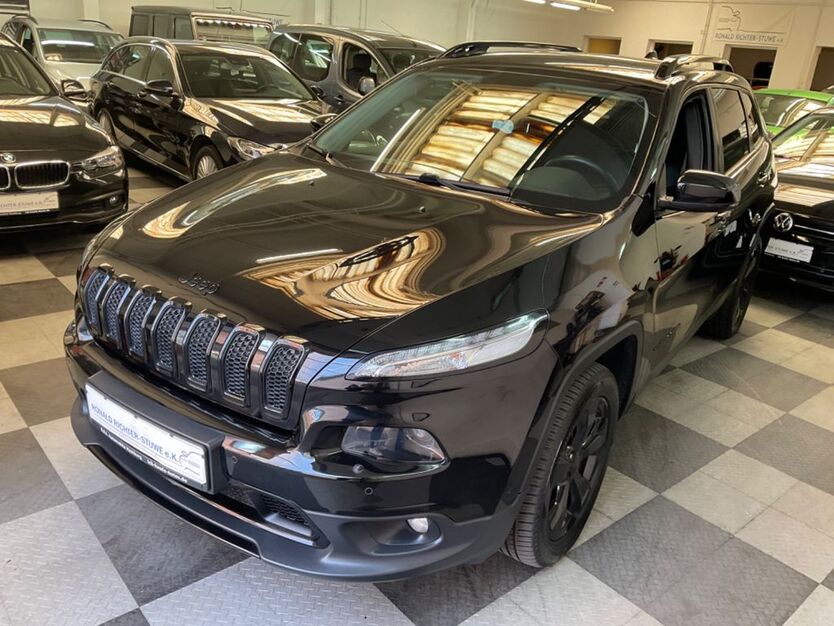 Jeep Cherokee 128.916 km 15.950 € Hamburg 22087