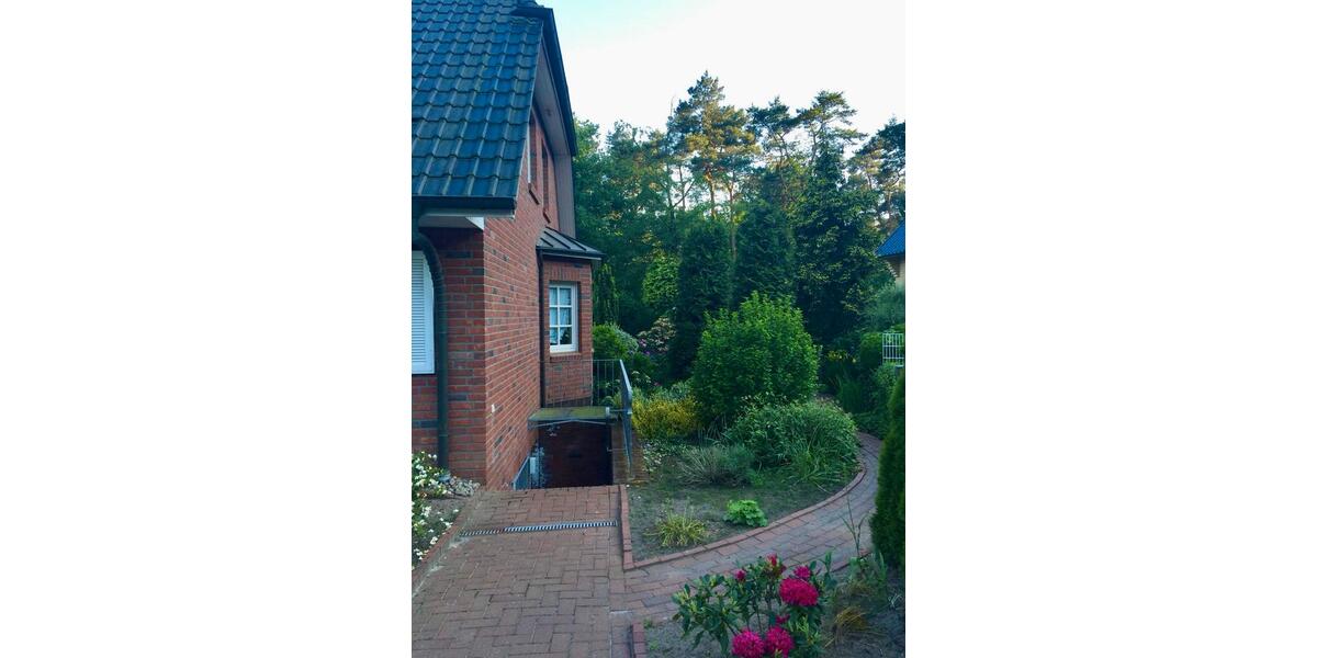 Einfamilienhaus Buxtehude - 6 Zimmer, 183 m&sup2;, 2.700&euro; | Angebot:26091803