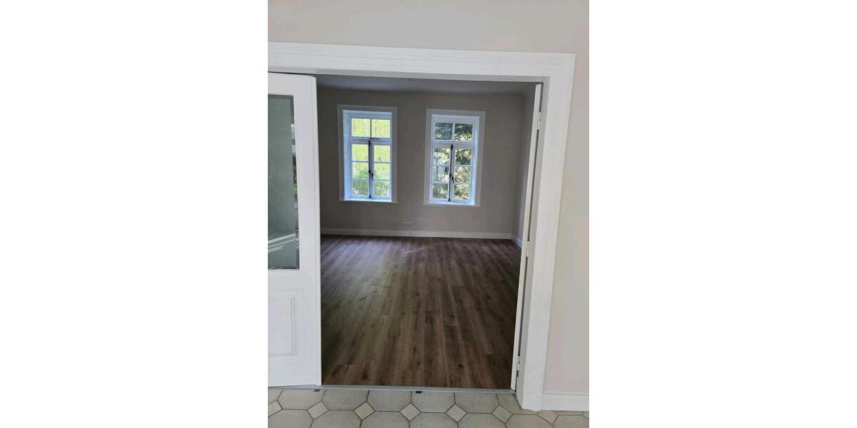Erdgeschoßwohnung Pinneberg - 5 Zimmer, 150 m&sup2;, 2.300&euro; | Angebot:26381904