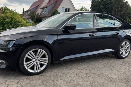 Skoda Superb 210.000 km 10.990 &euro; Stelle 21435
