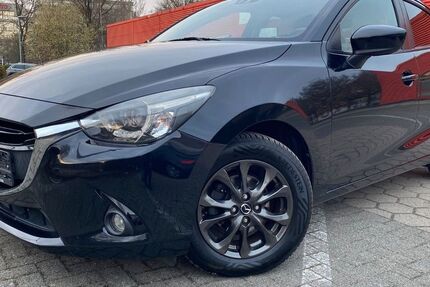 Mazda 2 84.000 km 13.480 &euro; Hamburg 22179