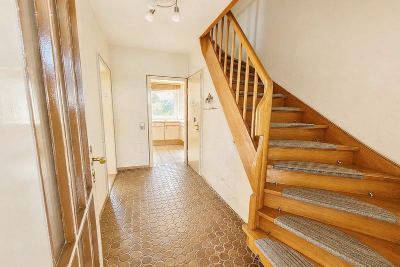 Bestlage in Ulzburg-Süd: Sanierungsbedürftiges Reihenhaus mit schönem Garten, Garage & viel Potenzial ! - Reihenmittelhaus Henstedt-Ulzburg Ulzburg | Angebot:26943293