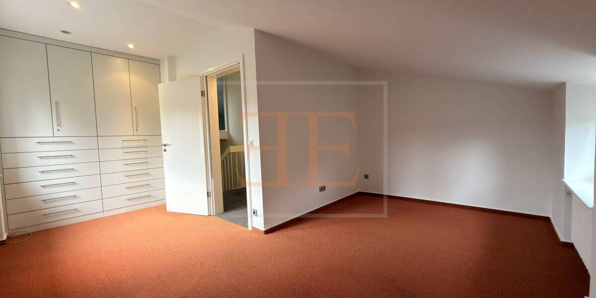 Charakterstarkes Architektenhaus mit Wellnessbereich und Indoor-Pool in Hamburg-Volksdorf - Einfamilienhaus Hamburg / Volksdorf Volksdorf | Angebot:26230730