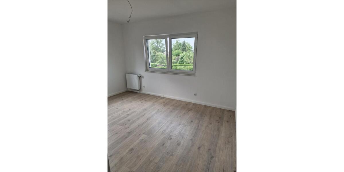 Doppelhaushälfte Pinneberg - 5 Zimmer, 170 m&sup2;, 2.125&euro; | Angebot:25353181