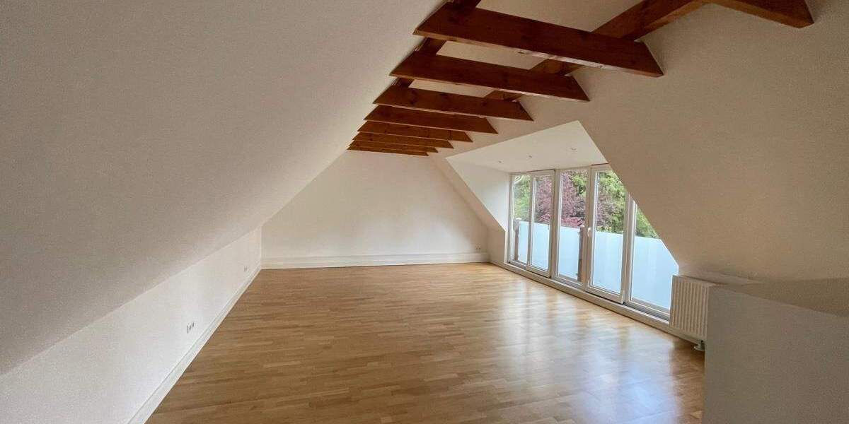 Mehrfamilienhaus, Wohnhaus Hamburg Volksdorf - 7 Zimmer, 247 m&sup2;, 3.100&euro; | Angebot:24812027