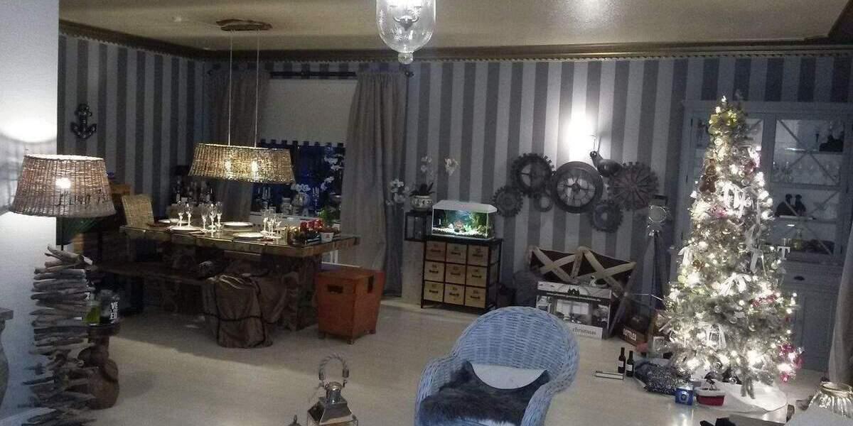 Courtagefrei - EFH mit Wellnesscharakter - Whirlpool - Wärmekabine - Bus und S Bahn Krupunder in ein paar Gehminuten - 277 m2 WflNfl. zimmer