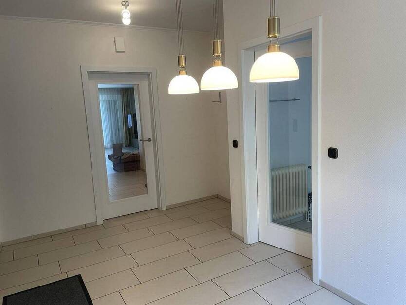 Doppelhaushälfte saniert mit Garten und Garage
