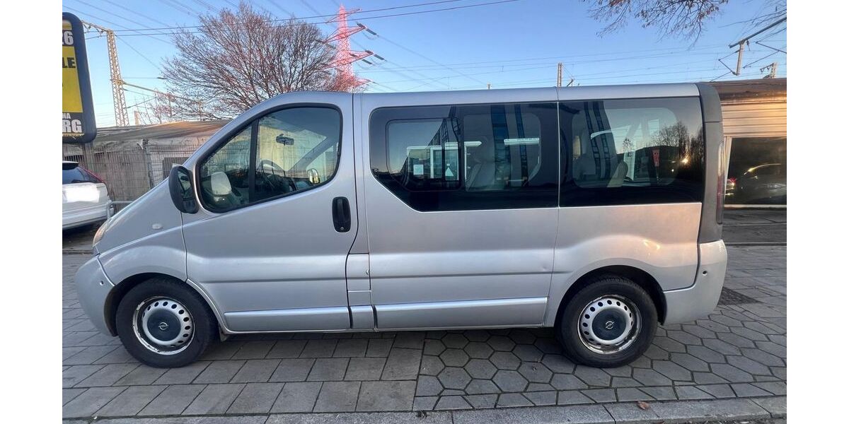 Opel Vivaro 358.750 km 5.800 € Hamburg 21079