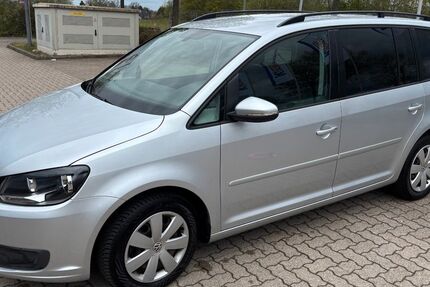 VW Touran 197.000 km 6.299 &euro; Halstenbek 25469