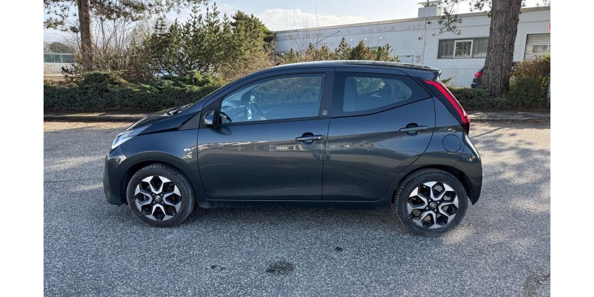Toyota Aygo (X) 6.453 km 11.490 &euro; Barsbüttel 22885